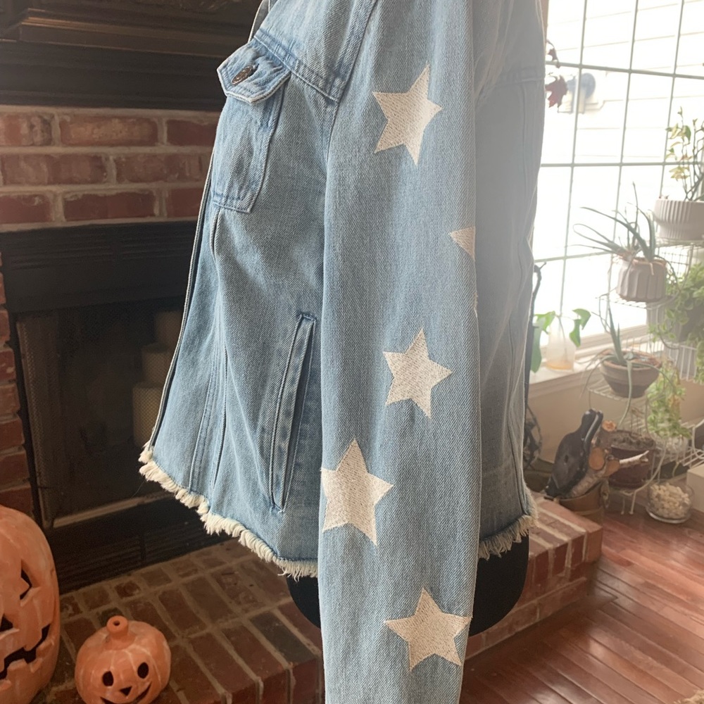 NWT Cupcakes and Cashmere Star Denim Jacket Women’s Size Large - Picture 3 of 16